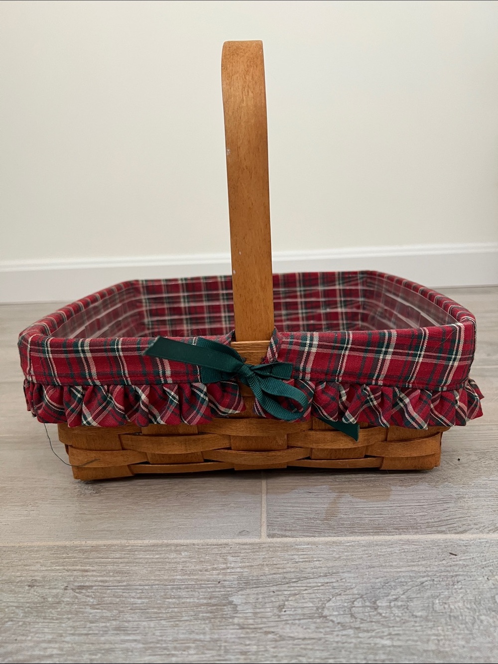 Longaberger Pie Basket with Red Plaid Fabric Liner